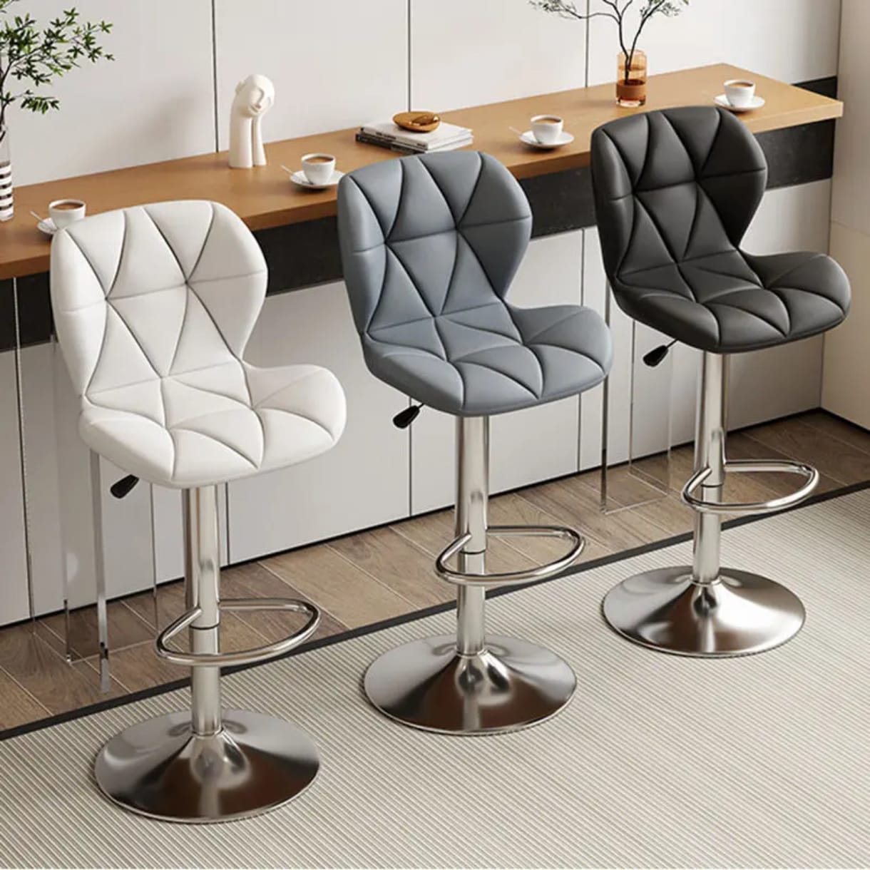 Adjustable Chrome Base Swivel Bar Stool with Ergonomic Design for Modern Living Room