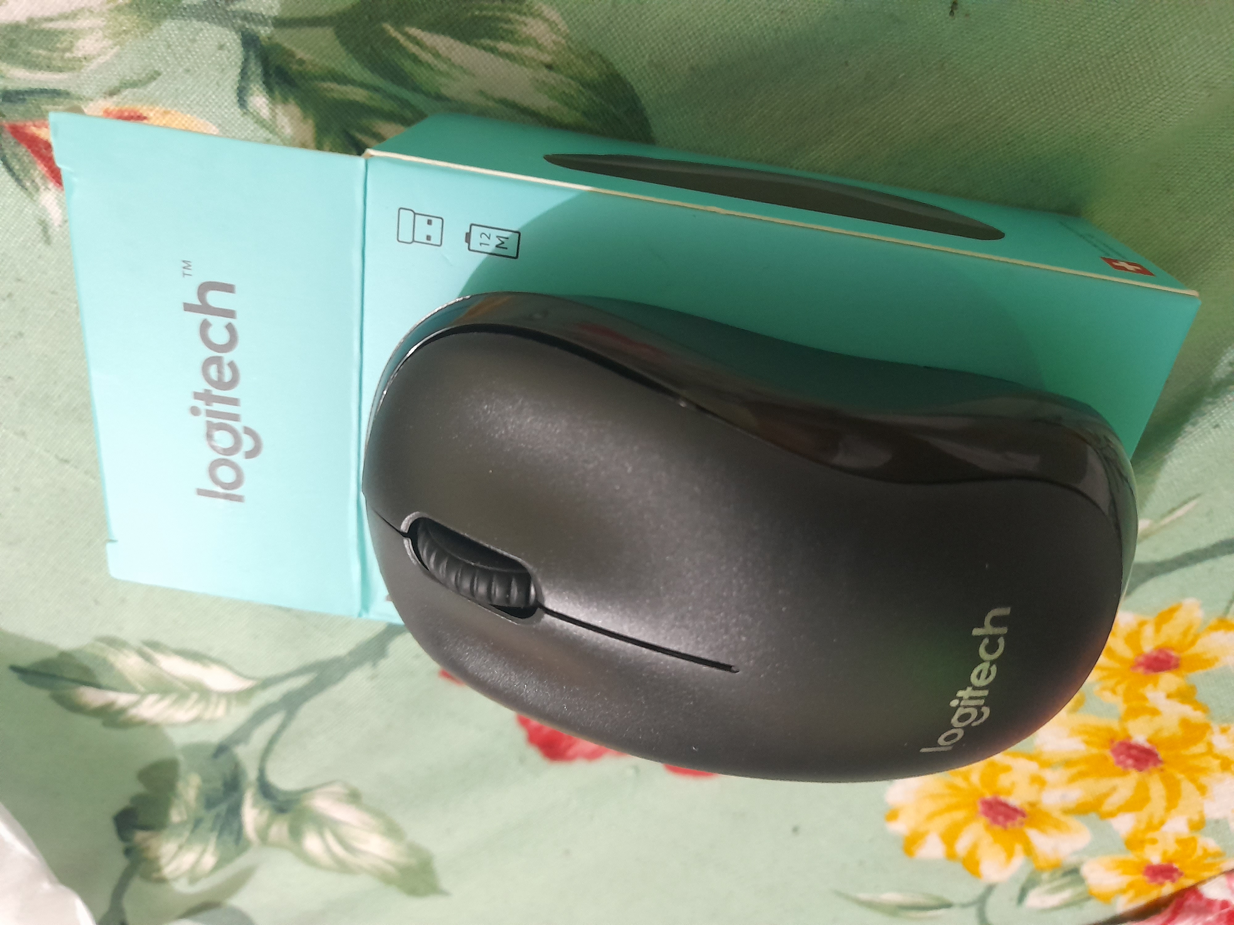 Logitech M185 Compact Wireless Gaming Mouse Comfortable High Definition Tracking USB Bluetooth Dongle for Laptop PC Computer Games Office Home & Work