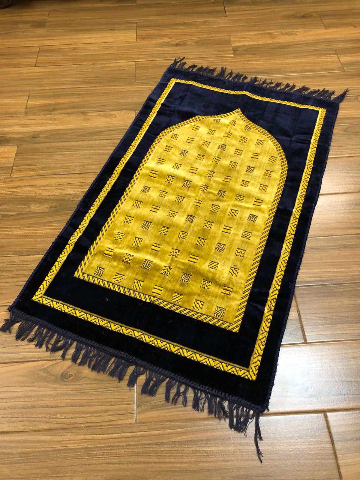 Beddy's Studio - Traditional Design Soft Prayer Mat | Prayer Rug Janamaz / Jai Namaz Inches