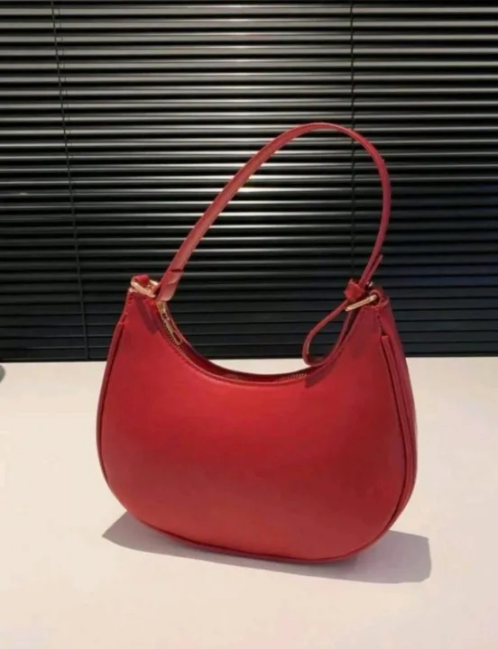 Shoulder Bag Classical Women's Solid Color Faux Leather Shoulder Bag with Adjustable Strap, Fashion Shell Shape Crossbody Purse, Zip Closure, Unlined Interior, No-Wash, Multiple Colors