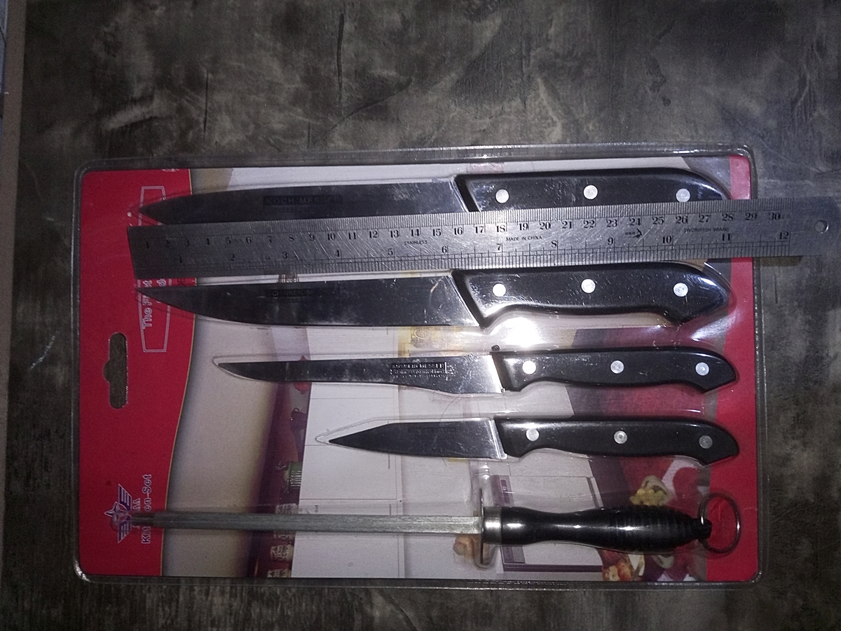 Kitchen Knife Set 4 Stainless Steel Knives + 1 Sharpener