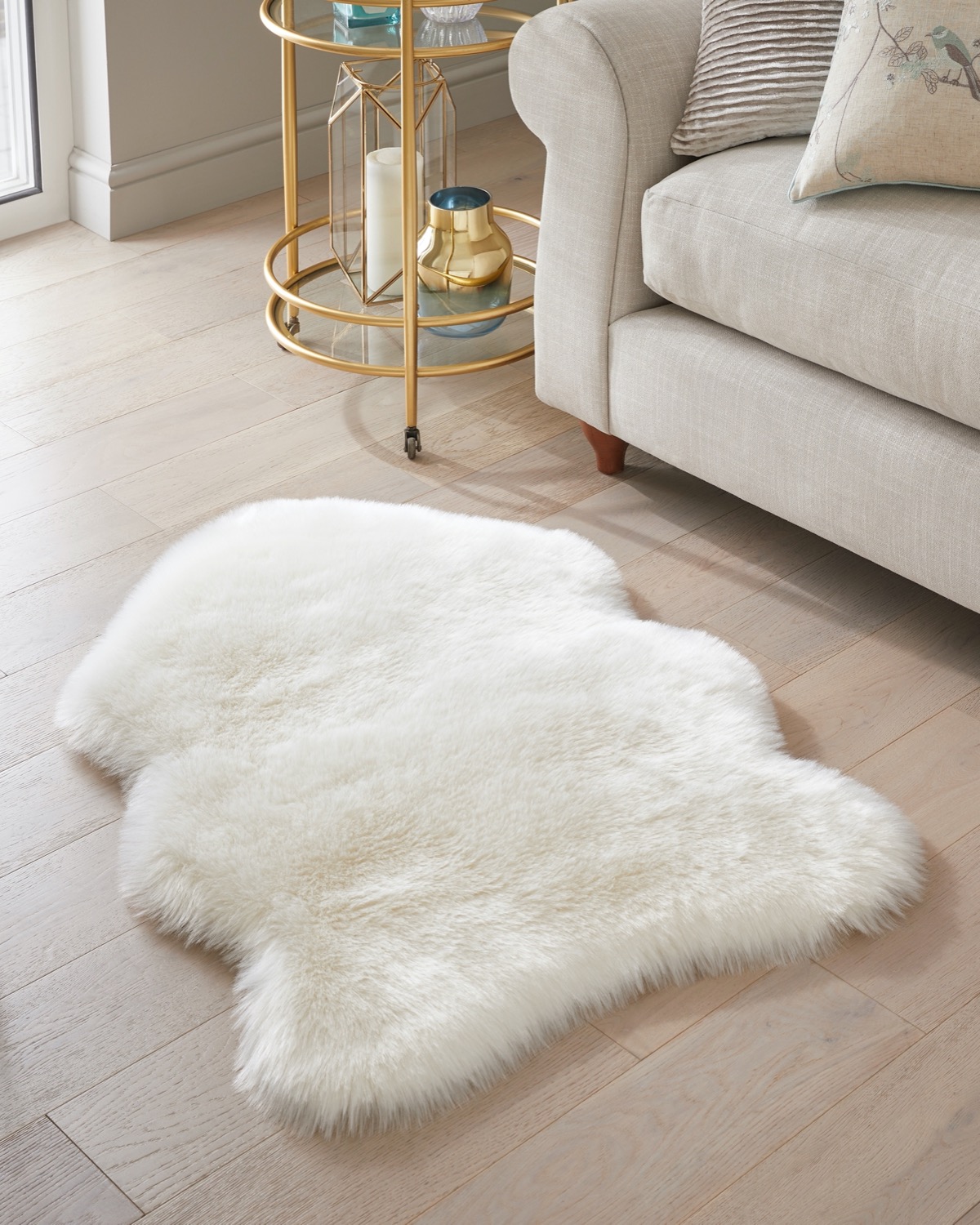 Faux Sheepskin Rug Ivory White Sheep Foot Door Mat Rug 2ft x 3ft