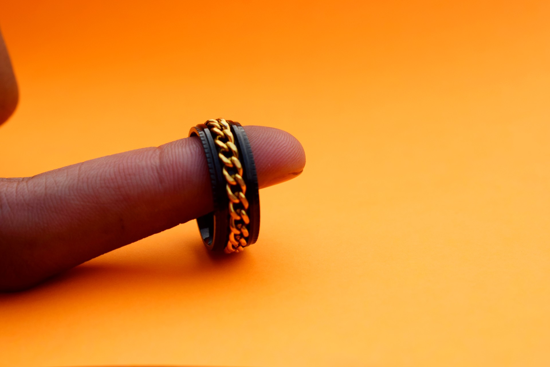1PS/ VIRSL PLATIMIUM SPINNER RING FOR MENAND BOY -FASHION HIGH QUALITY (BLACK) SPPINER RINGS FOR MEN AND BOYS EID SpECIAL