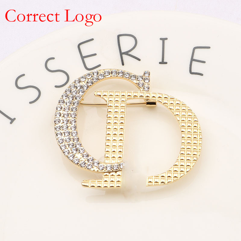 D-Brand Logo Brooch, New Autumn Winter Diamond-Embellished Decorative Brooch For Evening Top Quality Gowns And Suits_voghion.com