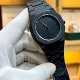 Aura Smart Watch for Men & Women – Stylish Digital Watch with Modern Design.