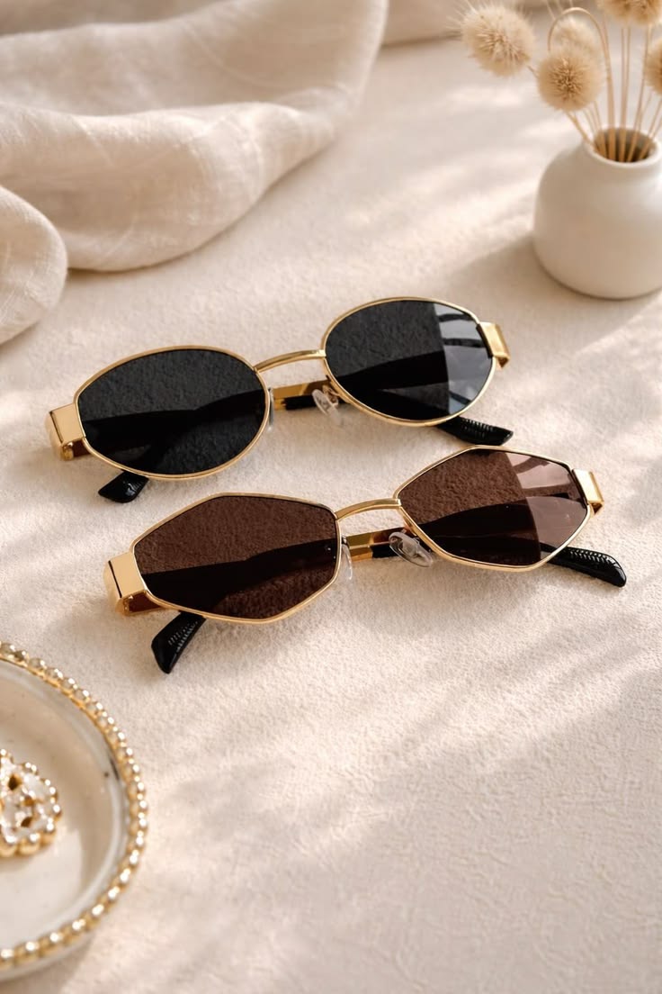 Celine Inspired Retro Oval Sunglasses for Women & Men – Vintage Small Frame UV400 Polarized Fashion Shades – Luxury Metal Frame Steampunk Sun Glasses for Girls & Boys – Trendy Retro Designer Eyewear with Anti Glare UV Protection – Lightweight Oval Sunglas