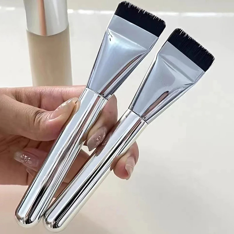 Flat Contour Makeup Brush – Thin, Lightweight Foundation Applicator