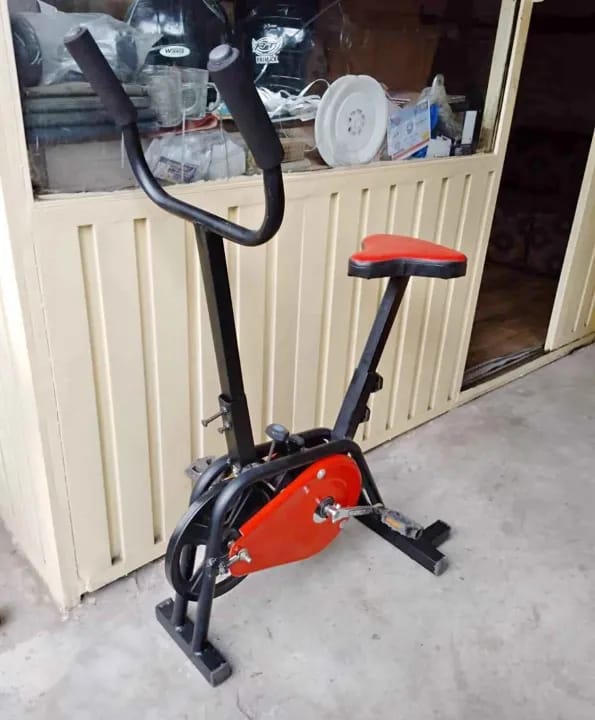 Exercise Cycle Magnetic Home Workout Machine Stationary Bike Cardio Fitness Equipment Adjustable Resistance Indoor Training
