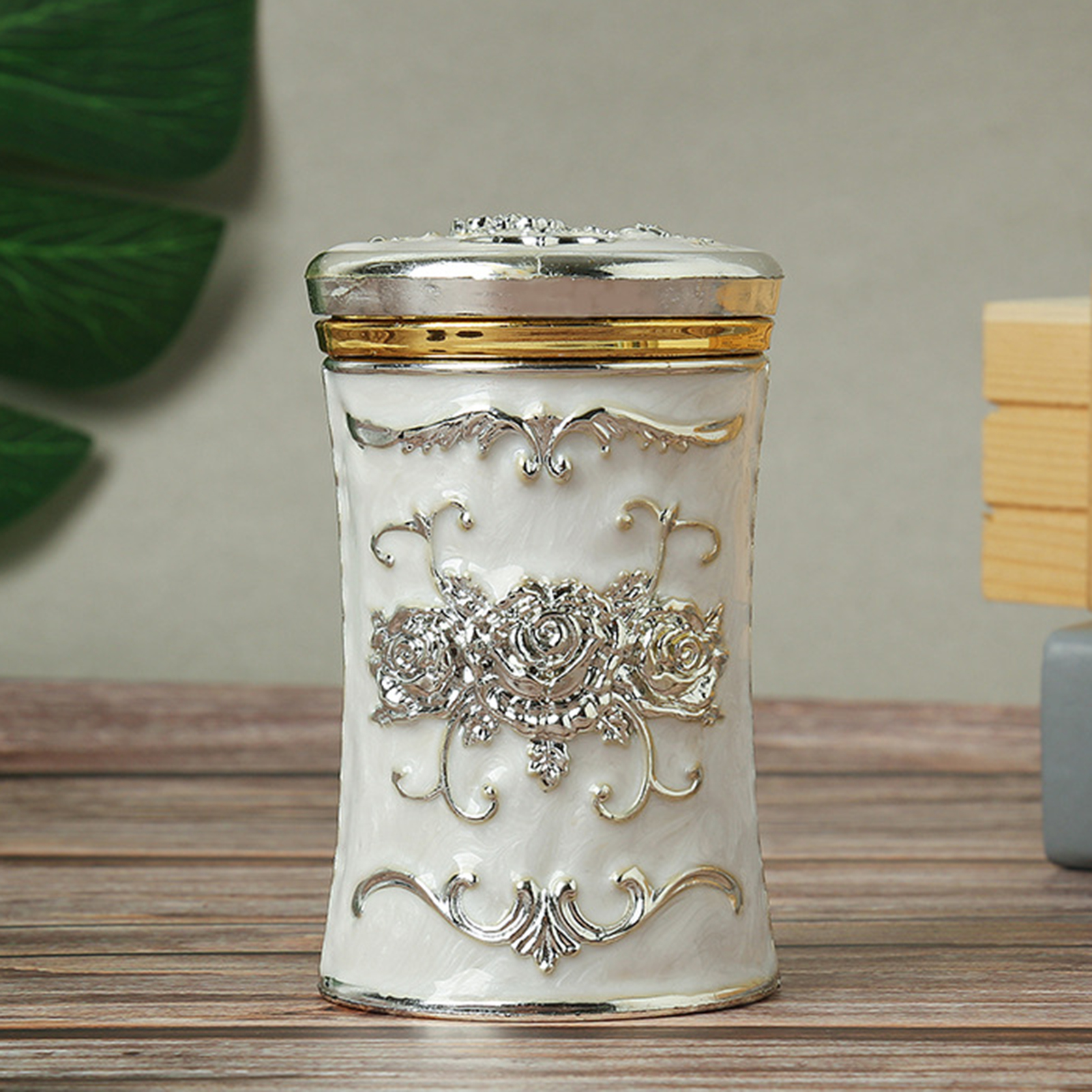 Toothpick Box Eye-Catching Creative Toothpick Dispenser Box Mini Gadget