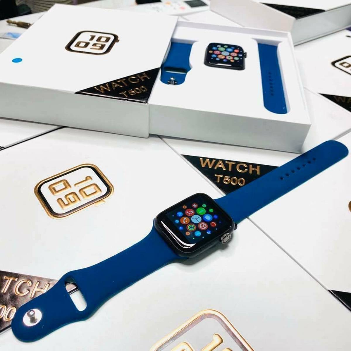 smartwatch with changeable strap