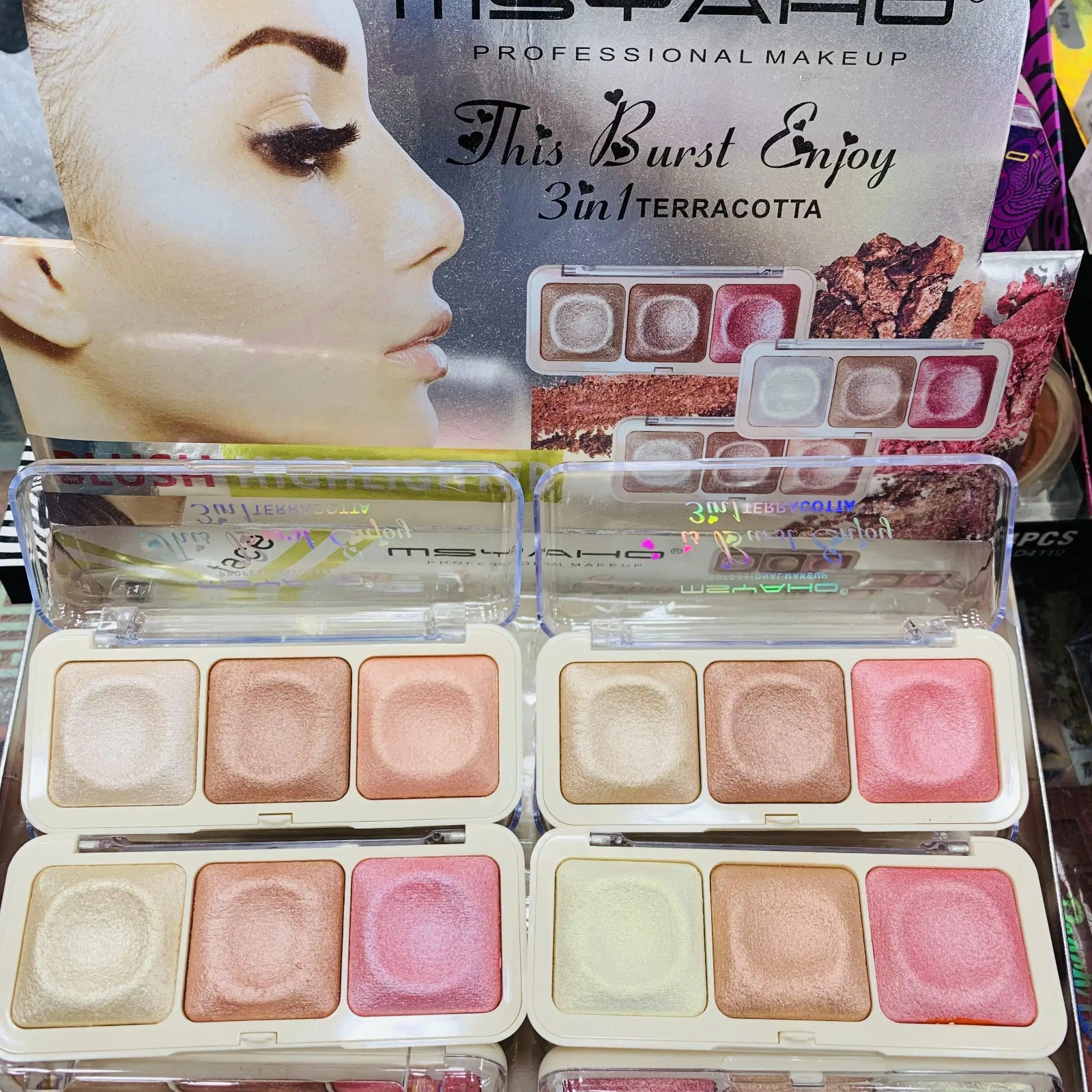 3 in 1 Glow Blush On & Highlighter Palette - High Pigment Cosmetic Product - Silky Smooth Makeup Kit