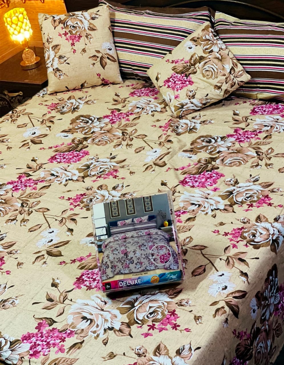 5 Pcs 100 Pure Cotton King Size Double Bedsheet With 2 Pilow Cover & 2 Cushion Cover Daraz.pk