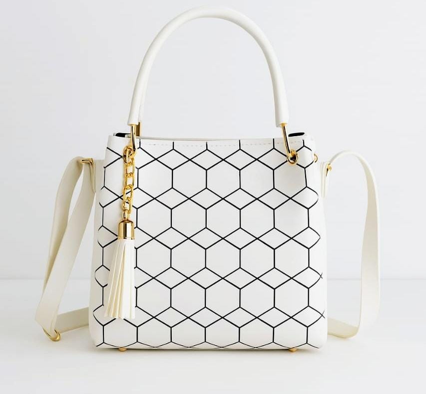 Zushaam-Hand bag for girls Black & White Leather bags for girls Cross body bags for girls and ladies Shoulder bag for girls with adjustable starp For Women
