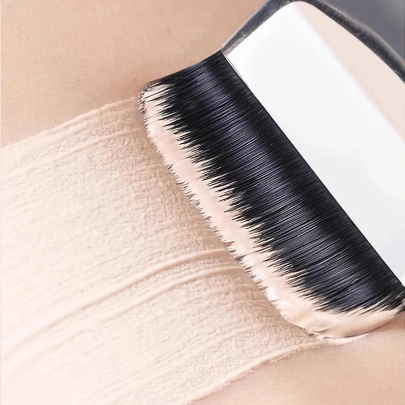 Flat Contour Makeup Brush – Thin, Lightweight Foundation Applicator