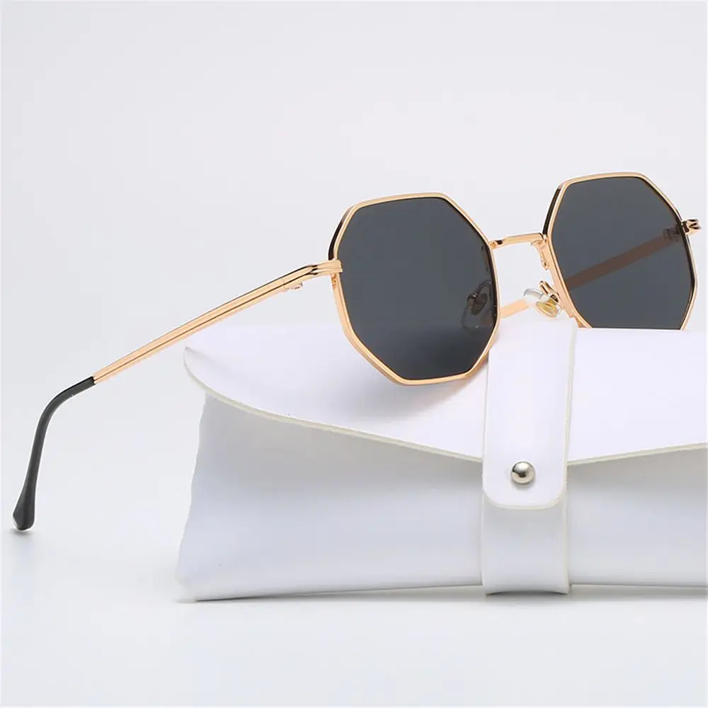 Gold metal frame outlet sunglasses