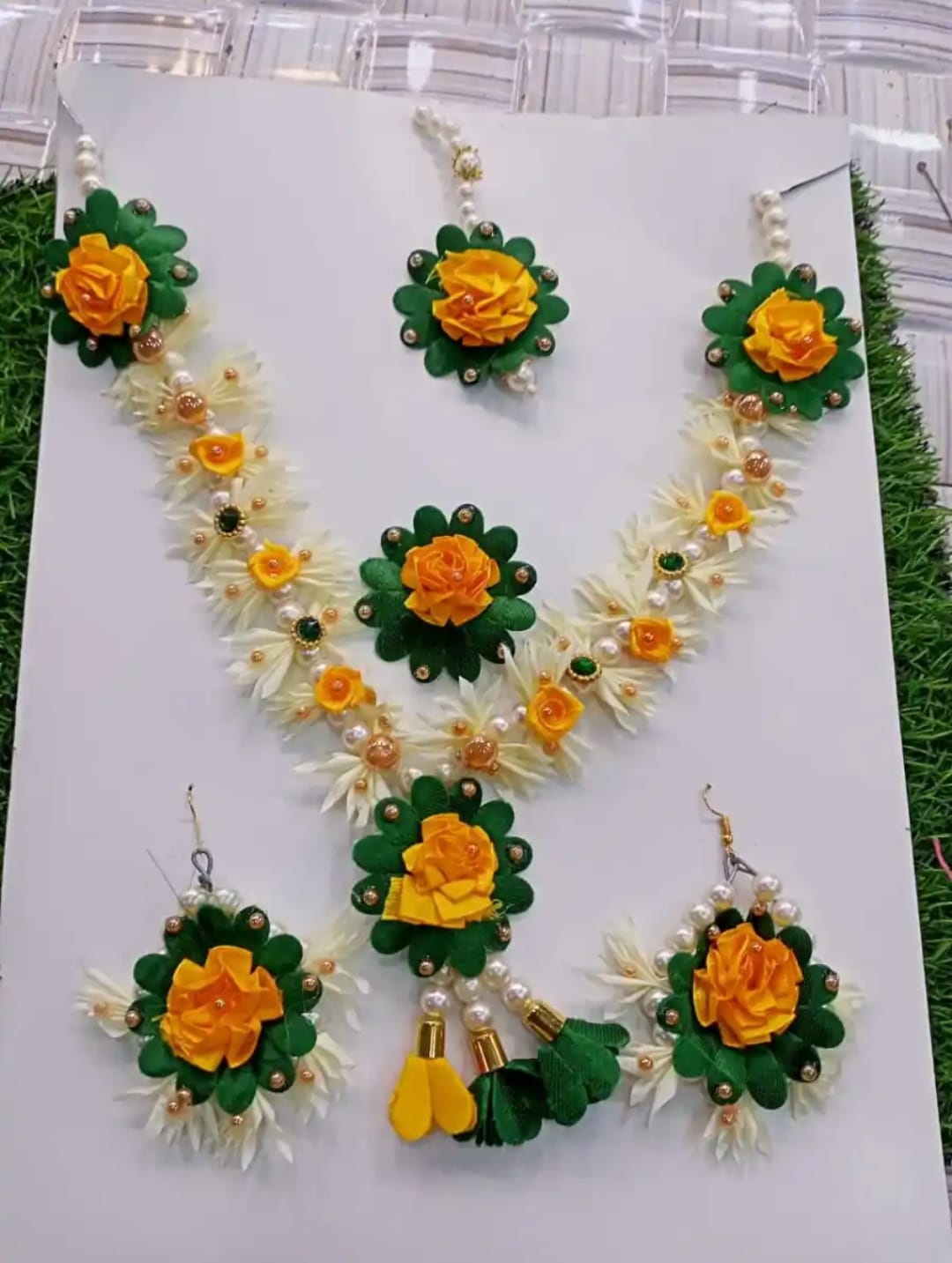 " Exclusive: Artificial Handmade Mehndi Maiyon Gajra Jewelry Haar Set with Nematha, Tika, Earrings, and Adjustable Ring - Elegant Design for Girls and Women"