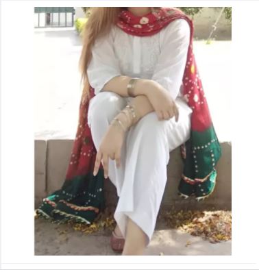 dupatta with white dress