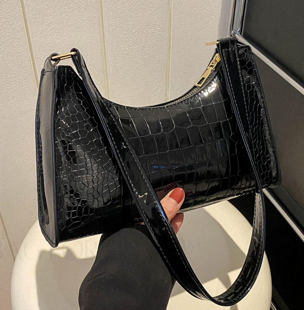 Premium Crocodile Pattern Shoulder Bag For Women - Fashion PU Leather Crocodile Texture Underarm Crescent Handbag - Elegant Girls Crocodile Print Small Shoulder Purse