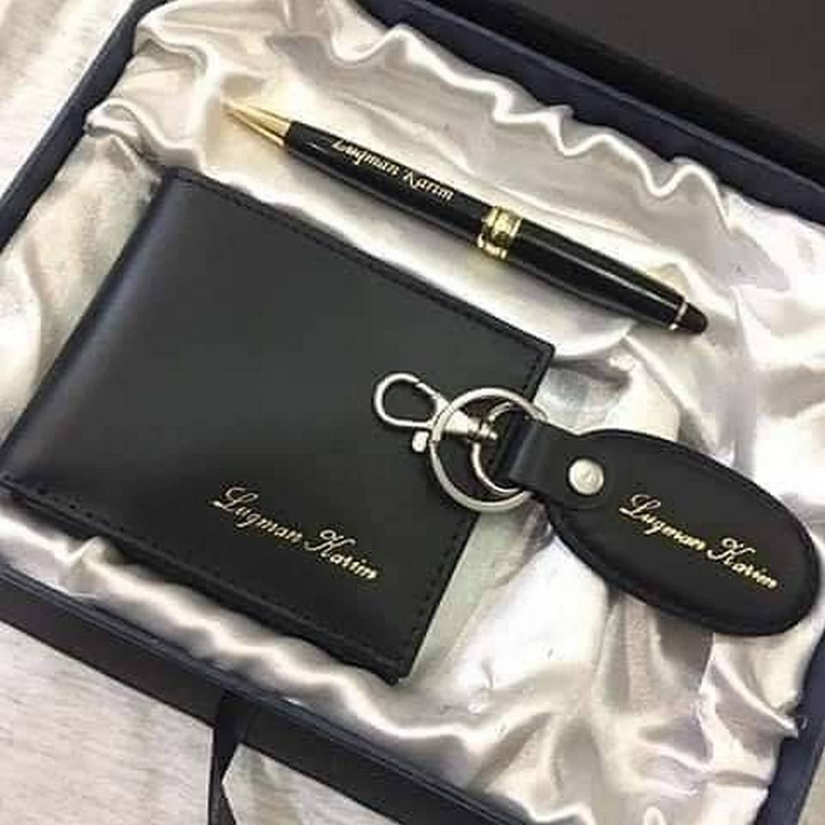 Customize Name On Wallet Keychain and pen With Gift Box Packing (PERFECT GIFT TO SEND YOUR FATHER , HUSBAND , FIANCE OR ANY ONE)