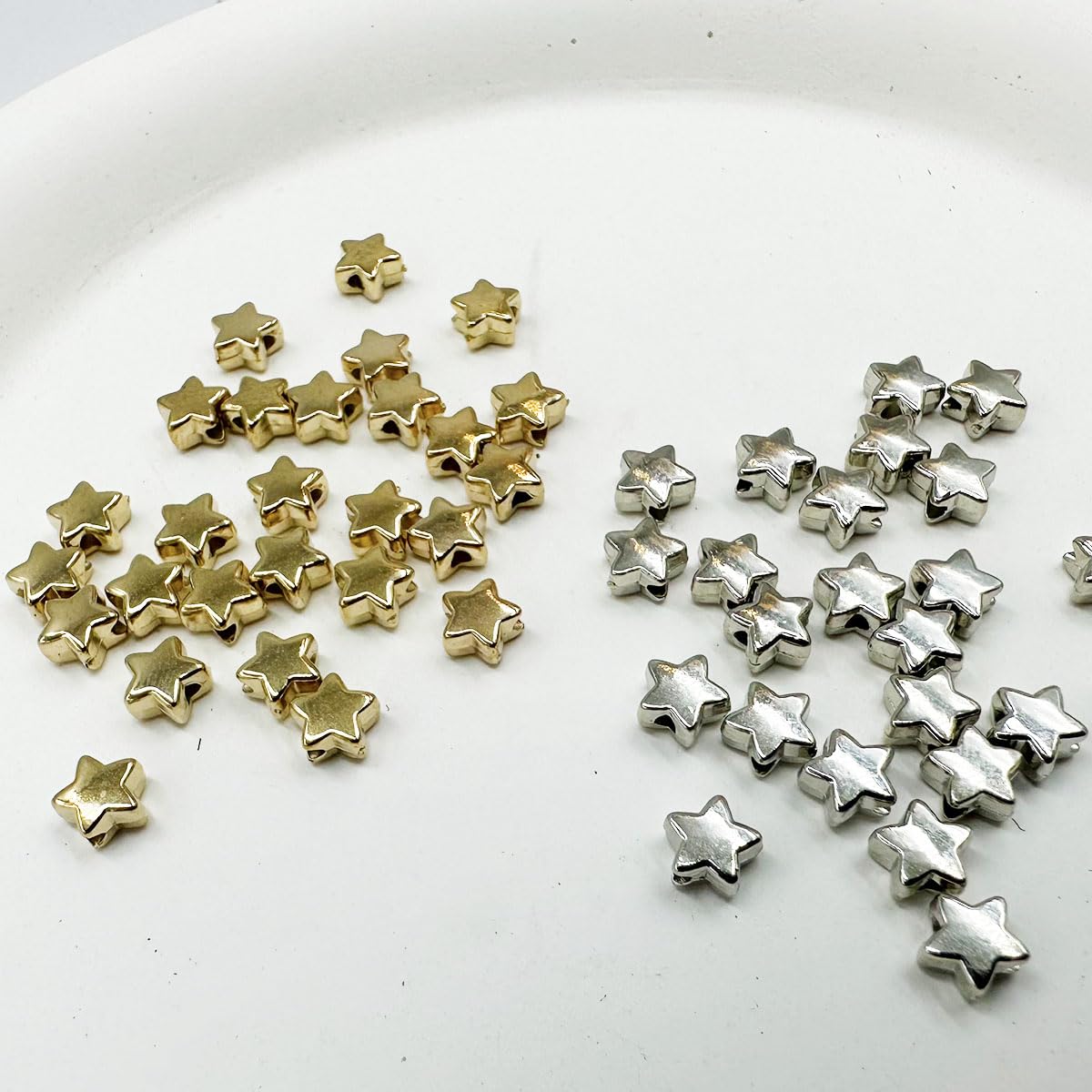 Pack of 100pcs Silver / Gold Shape Spacer Beads, Star Spacer Beads, 6mm Lovely Large Hole Star Loose Beads, Star Buttons for Crafts, Star Beads Charms for DIY Bracelet Necklace Jewelry Crafts Making