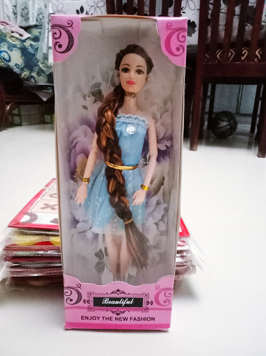 Barbie_Long Hair Doll Moveable Joints and Flexible Body