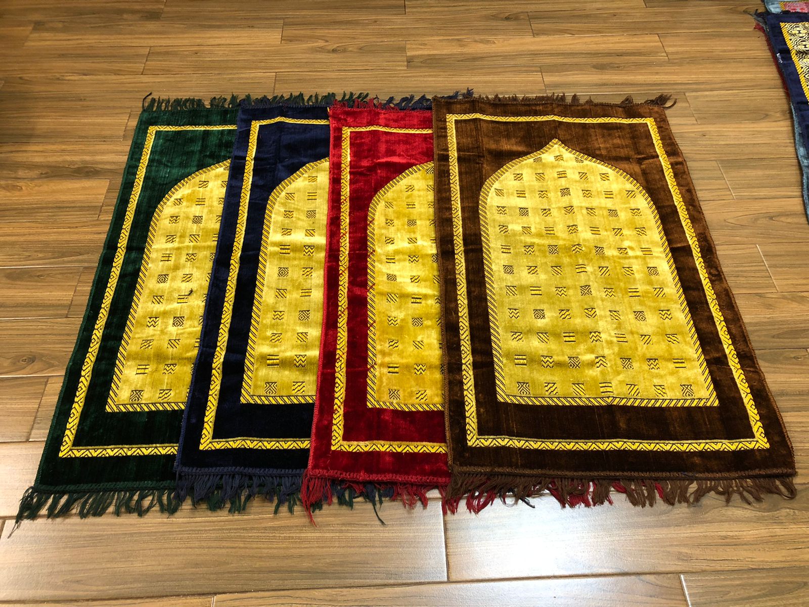 Beddy's Studio - Traditional Design Soft Prayer Mat | Prayer Rug Janamaz / Jai Namaz Inches
