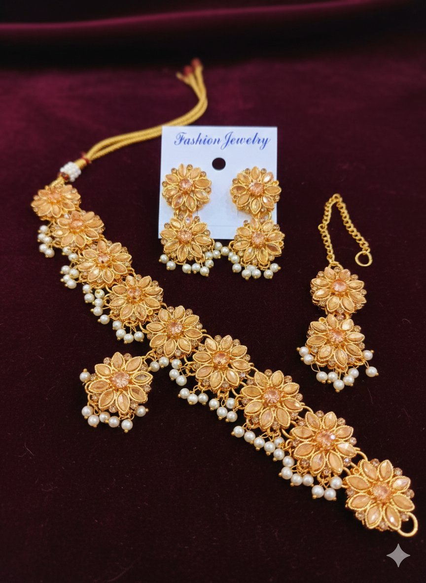 Artificial Bridal Jewelry Chokar Style Set With Beautyfull Tika With Ear Rings Long Lasting Polish For Beautyfull Girls