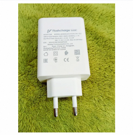 Original 100% Vivo_Flash Charger 44w Adapter with Cable Flash Charging Engine Charger for Vivo_20 SE V19 V20 V21e V23 5G V23e V25e V27 V29 V29 5G Fast Flash Charging price in Pakistan