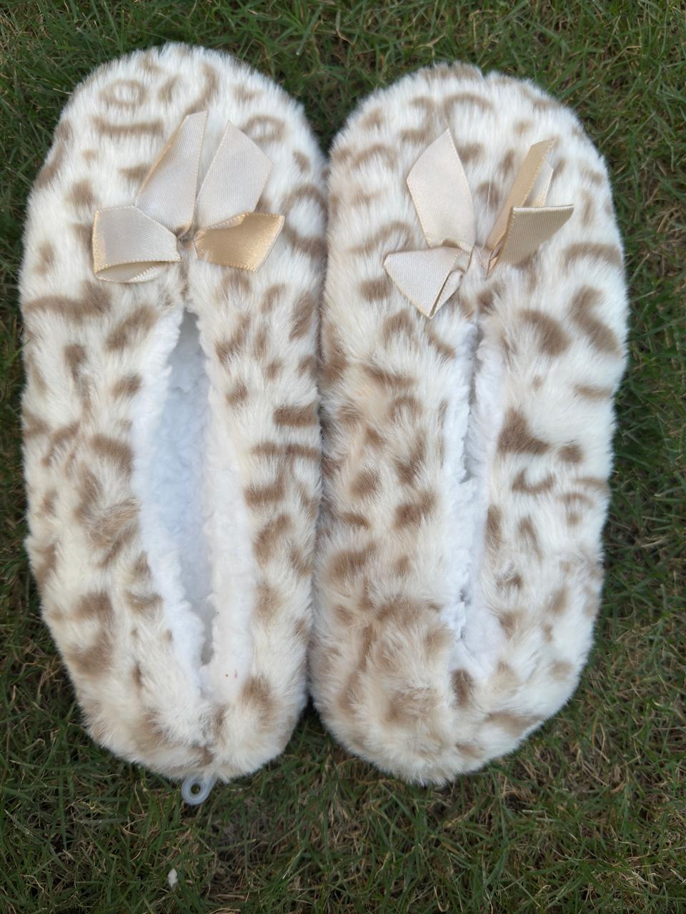 Luxury Faux Fur House Slippers with Bow Detail - Soft Plush Indoor Slip-On Shoes for Women