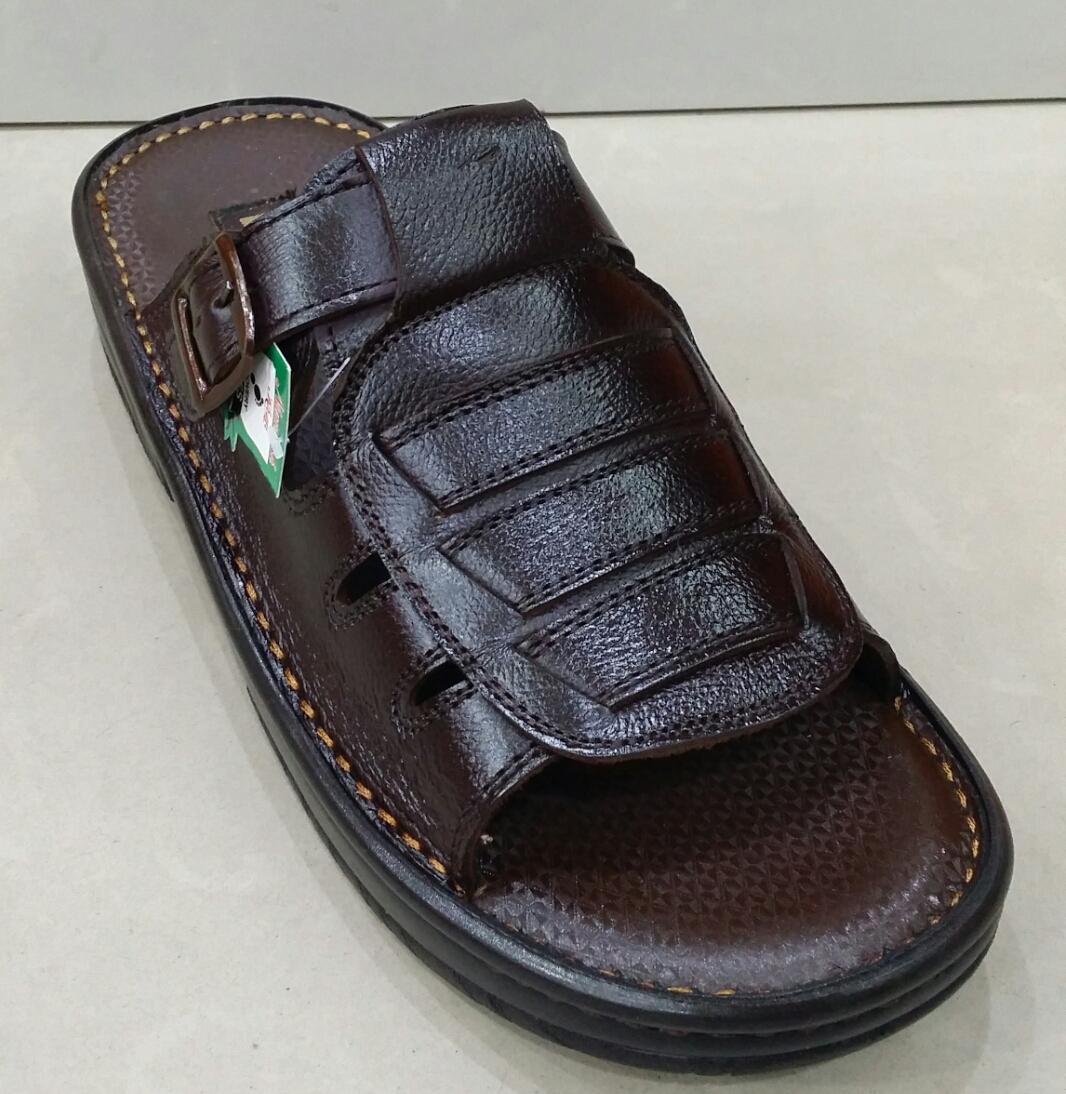 Discovery chappal sale price