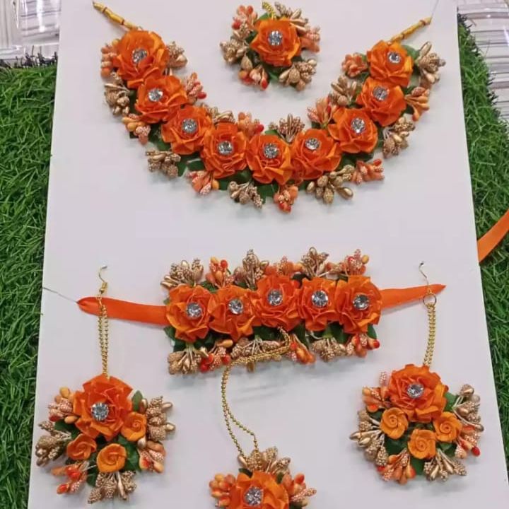 Bridal jewellery set, Bridal jewellery set, Bridal jewellery set Mehndi, Bridal Jewellery set for girls, Floral Jewellery for Mehndi , mayon flower jewelry , Mehndi accessories, Mehndi Jewellery set for girls for Bridal