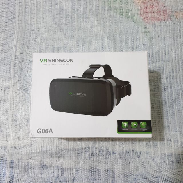 VR SHINECON G06A Virtual Reality Glasses with Bluetooth Remote Controller, IPS Display, 3D Movie & Game Experience