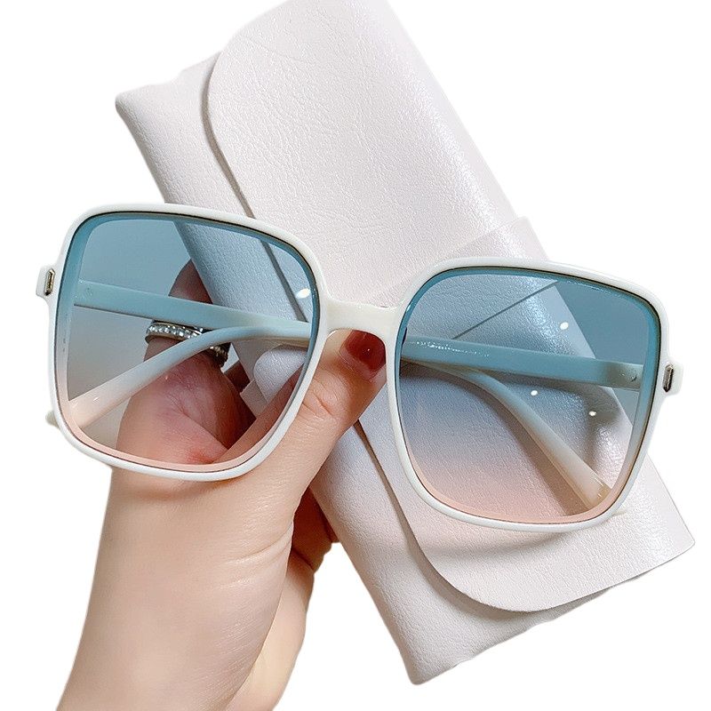 A Family Store Provides Square Frame Sunglasses Gradual Color Retro Big Face Accessories