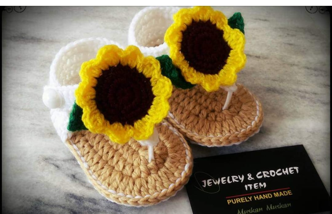 CROCHET WOOLEN BABY BOOTIES / BABY SHOES / BABY CHAPAL / CROCHET ITEMS / ACCESSORIES