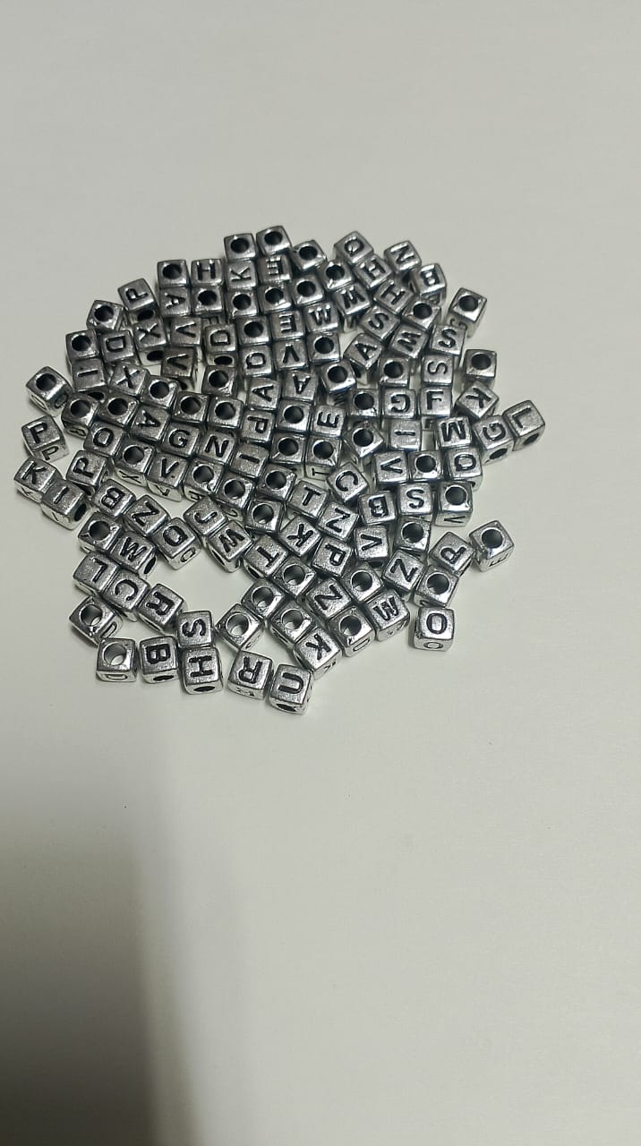 50-100Pcs Random Mixed Letter Acrylic Beads Flat Round Alphabet Charms Beads For Bracelet Necklace Jewelry Making KS
