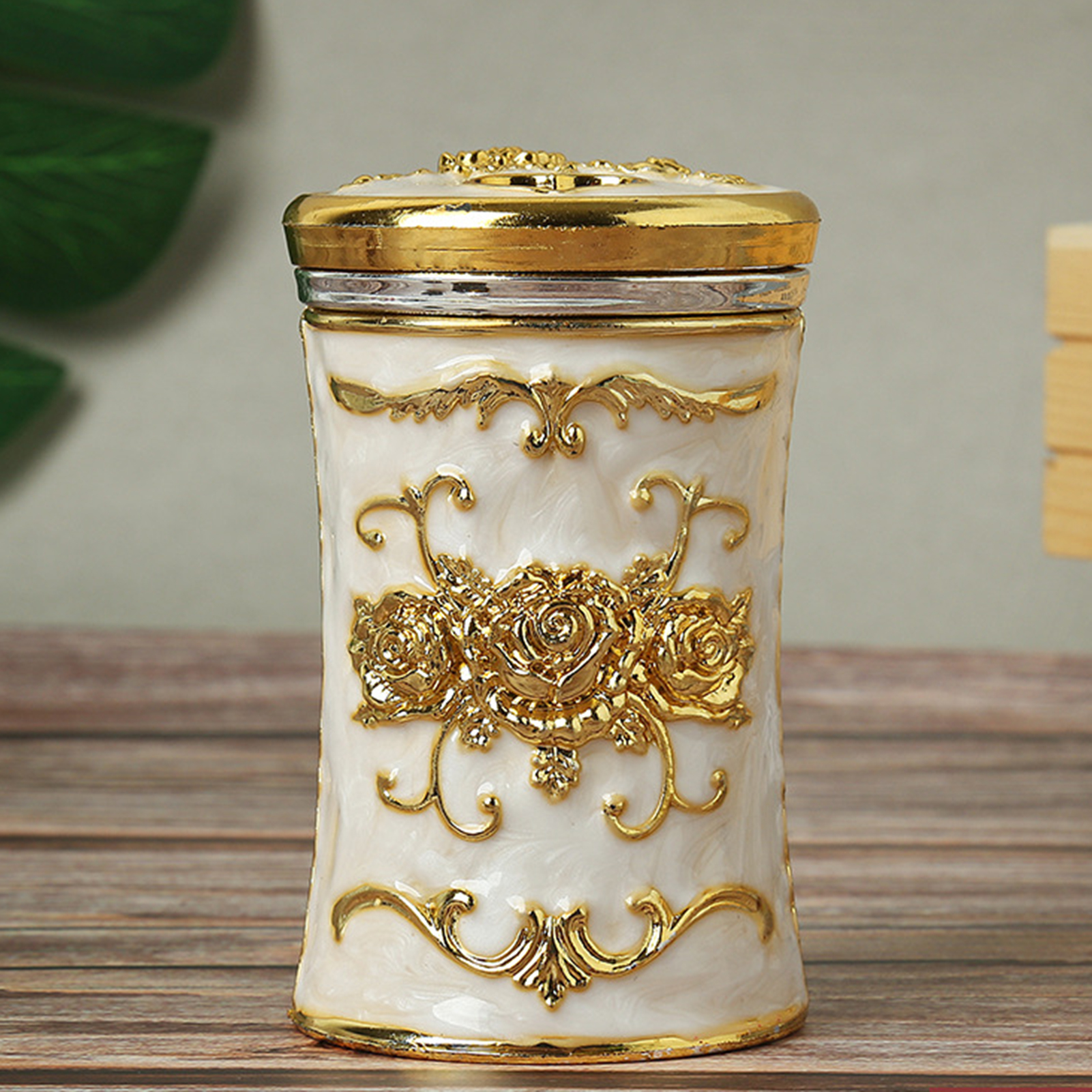 Toothpick Box Eye-Catching Creative Toothpick Dispenser Box Mini Gadget