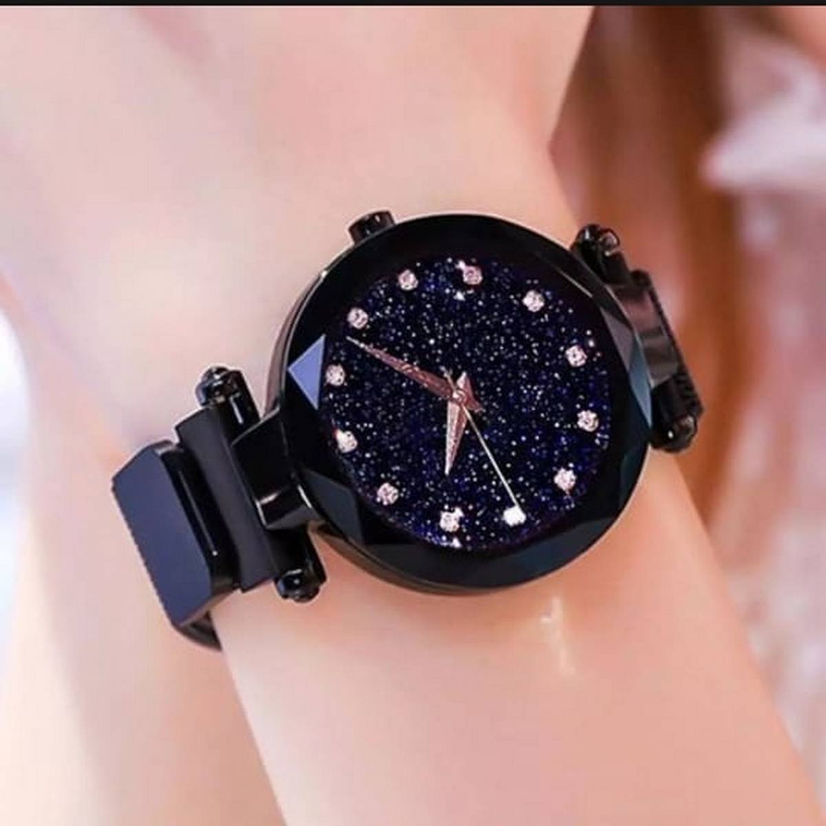 New Laxurius Looking 2020 Magnet Buckle Starry sky Quartz Watches For Girls & Women 21st century Magnetic Chain Belt Analog Watch