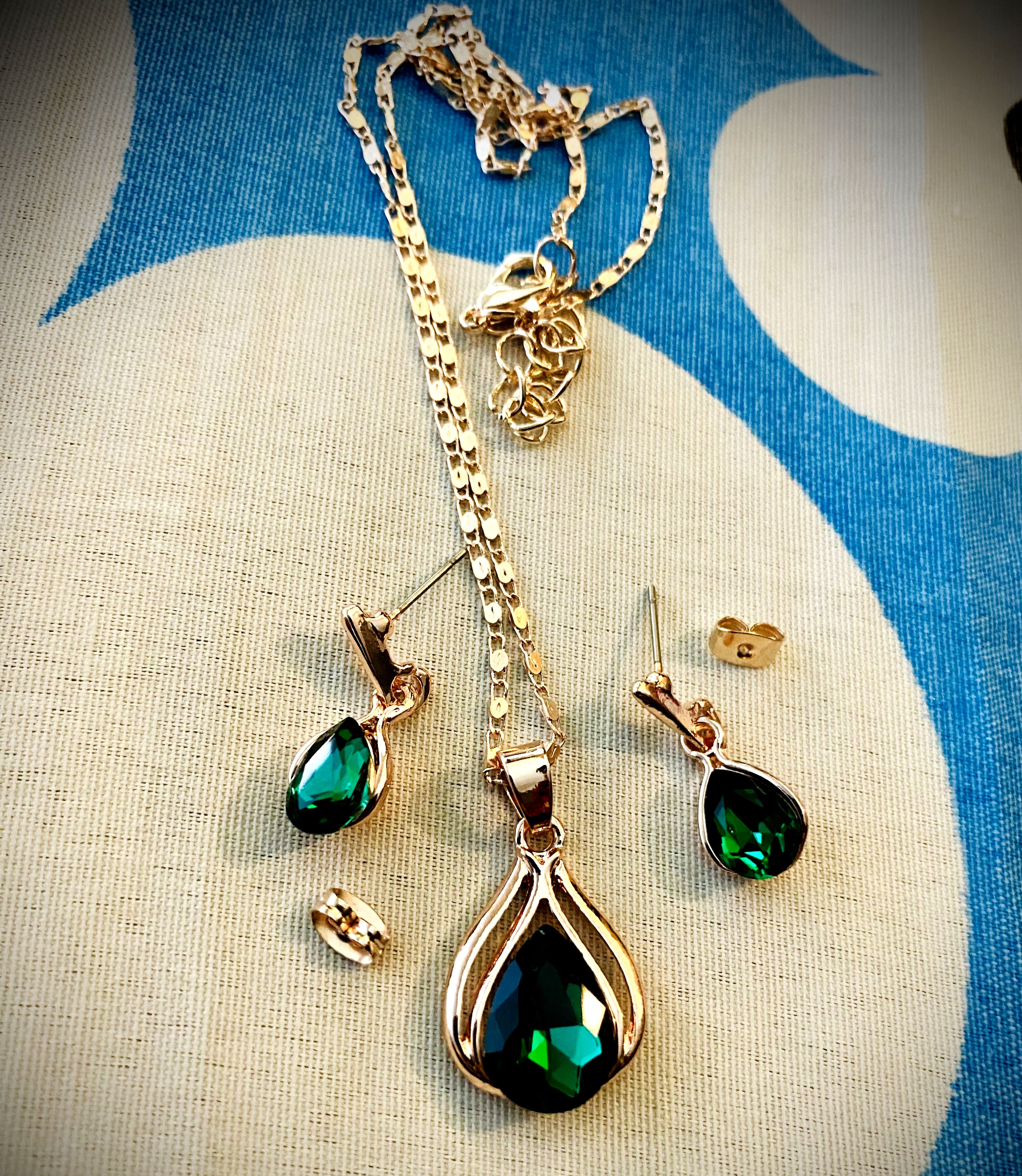 3PCS Vintage Turquoise Jewelry Set | Blue Crystal Pendant Necklace & Earrings for Men Women | Antique Silver Lantern Chain | Gift Jewelry | Daraz Pakistan
