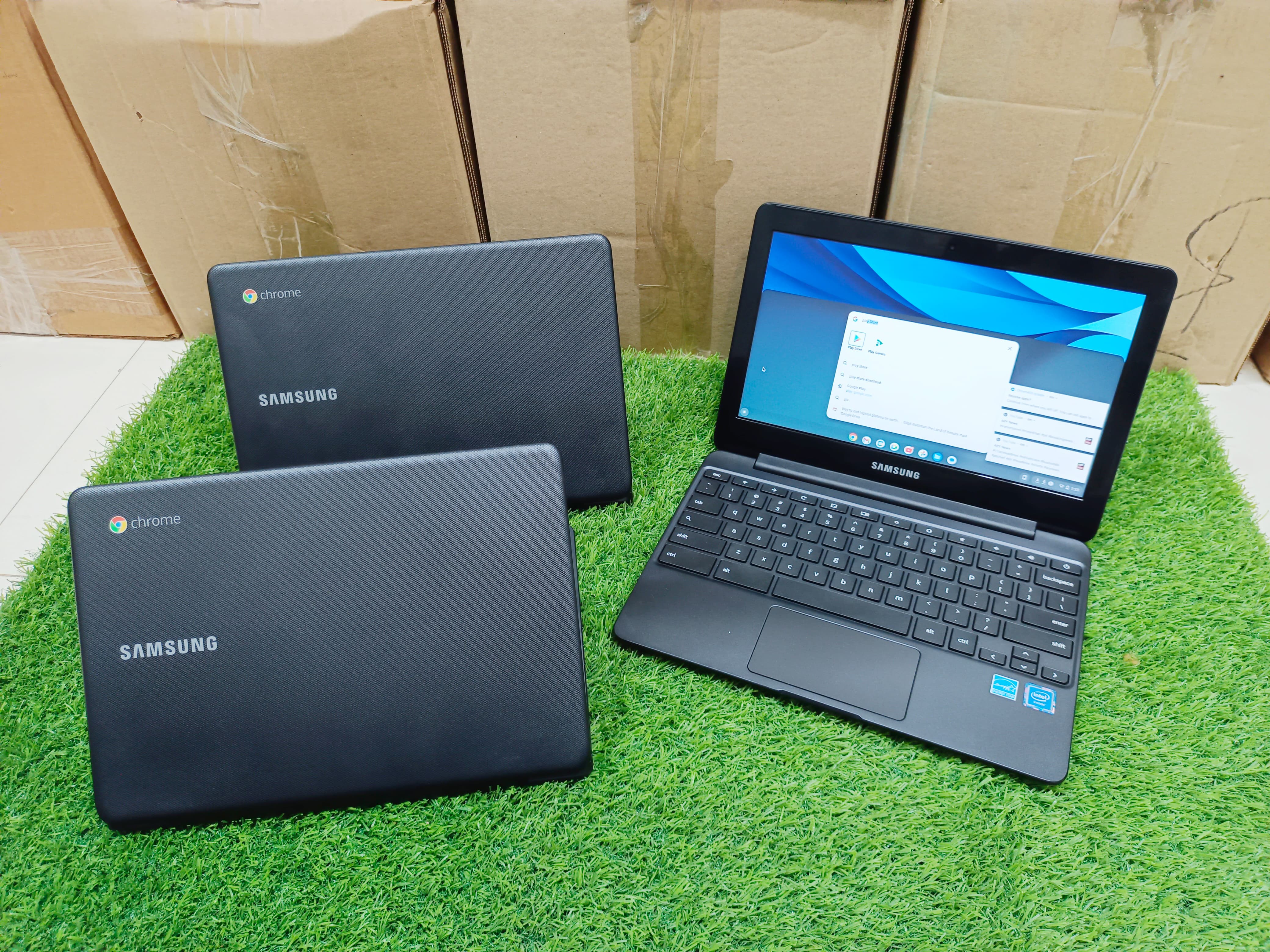 Samsung Chromebook 500C - Celeron processor - 2gb Ram - 16GB SSD - 11.6" screen - Playstore supported