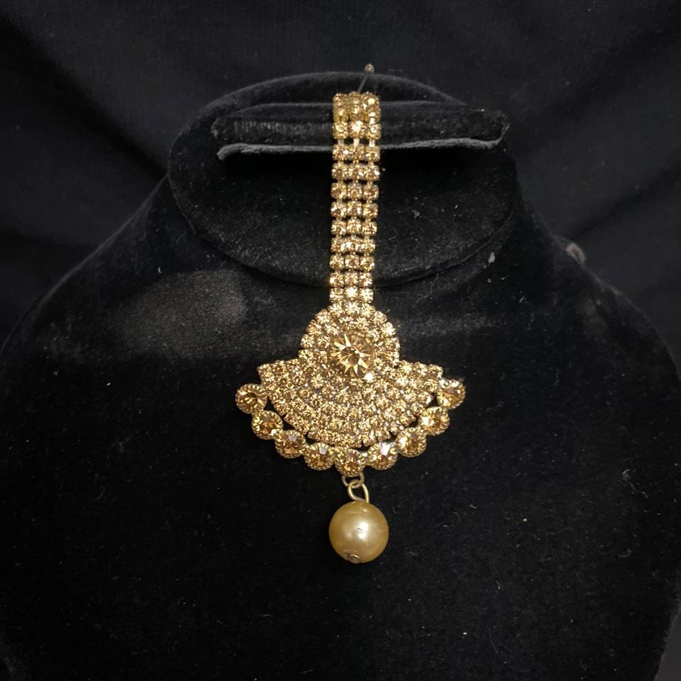 Pink Color Bindiya Fancy Bindiya for girls | Daraz.pk