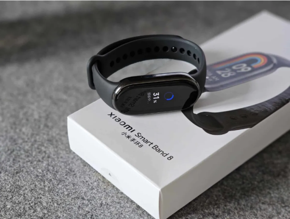 Xiaomi MI Smart Band 8 Sports Activity and Fitness Tracker Bands with 1.62  inch AMOLED Always-On Display Bluetooth V5.1 LE -- Chinese / Global