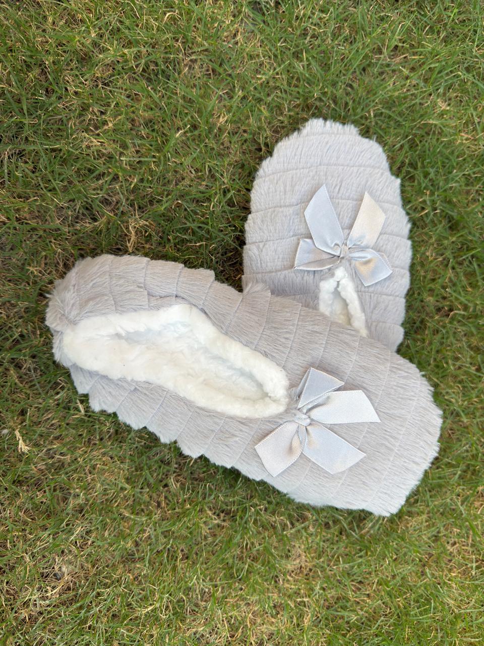 Luxury Faux Fur House Slippers with Bow Detail - Soft Plush Indoor Slip-On Shoes for Women