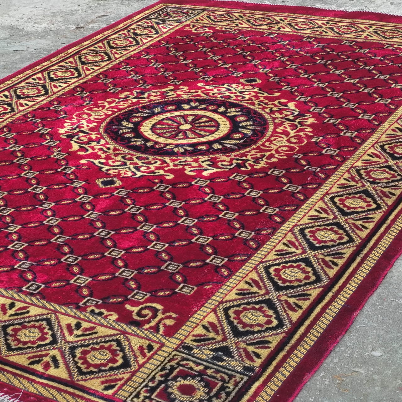 Anti Slip Velvet Room Carpet 5 x 8 Feet Geometric Design Lightweight Rug for Bedroom and Living Room