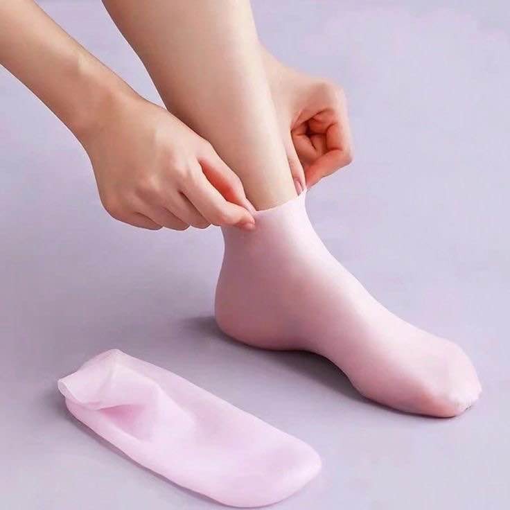 Silicone Gel Moisturizing Socks for Dry Cracked Heels Spa Grade Hydrating Heel Pads Anti Slip Foot Care Socks Reusable Softening Exfoliating Heel Protector