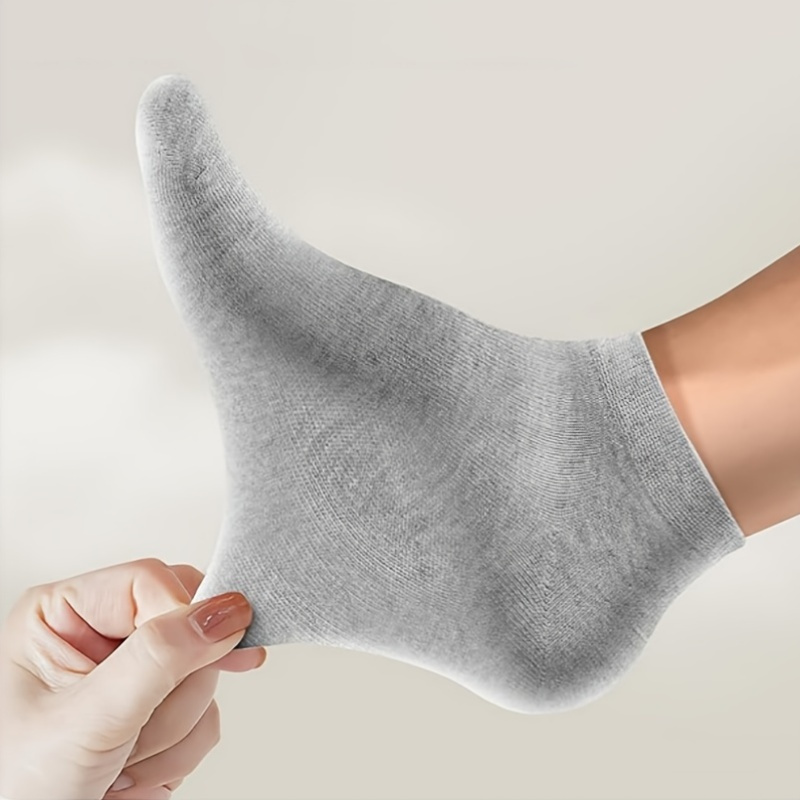 4 Pairs Cotton Ankle Socks for Men and Women - Low Cut Socks for Unisex Soft And Comfortable