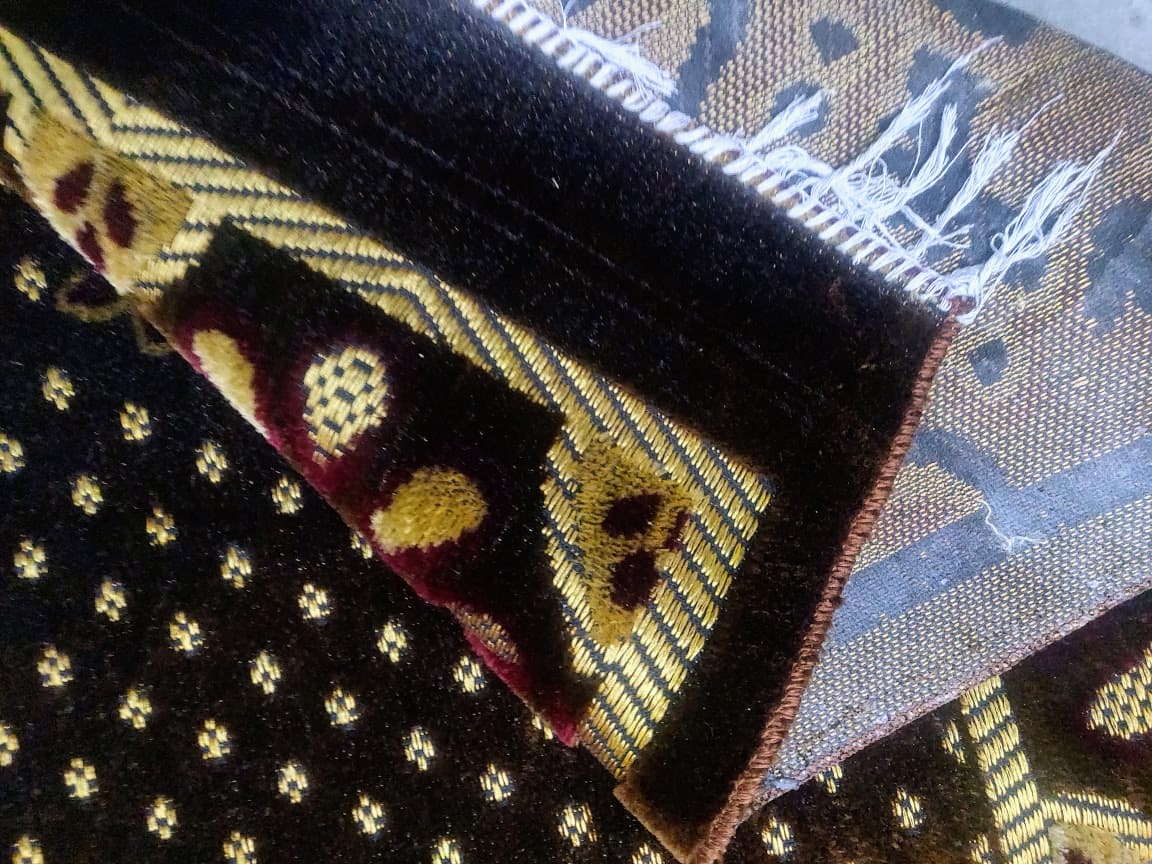 Carpet for Room, Center piece rug Dark Brown and Golden Color 6x9 feet