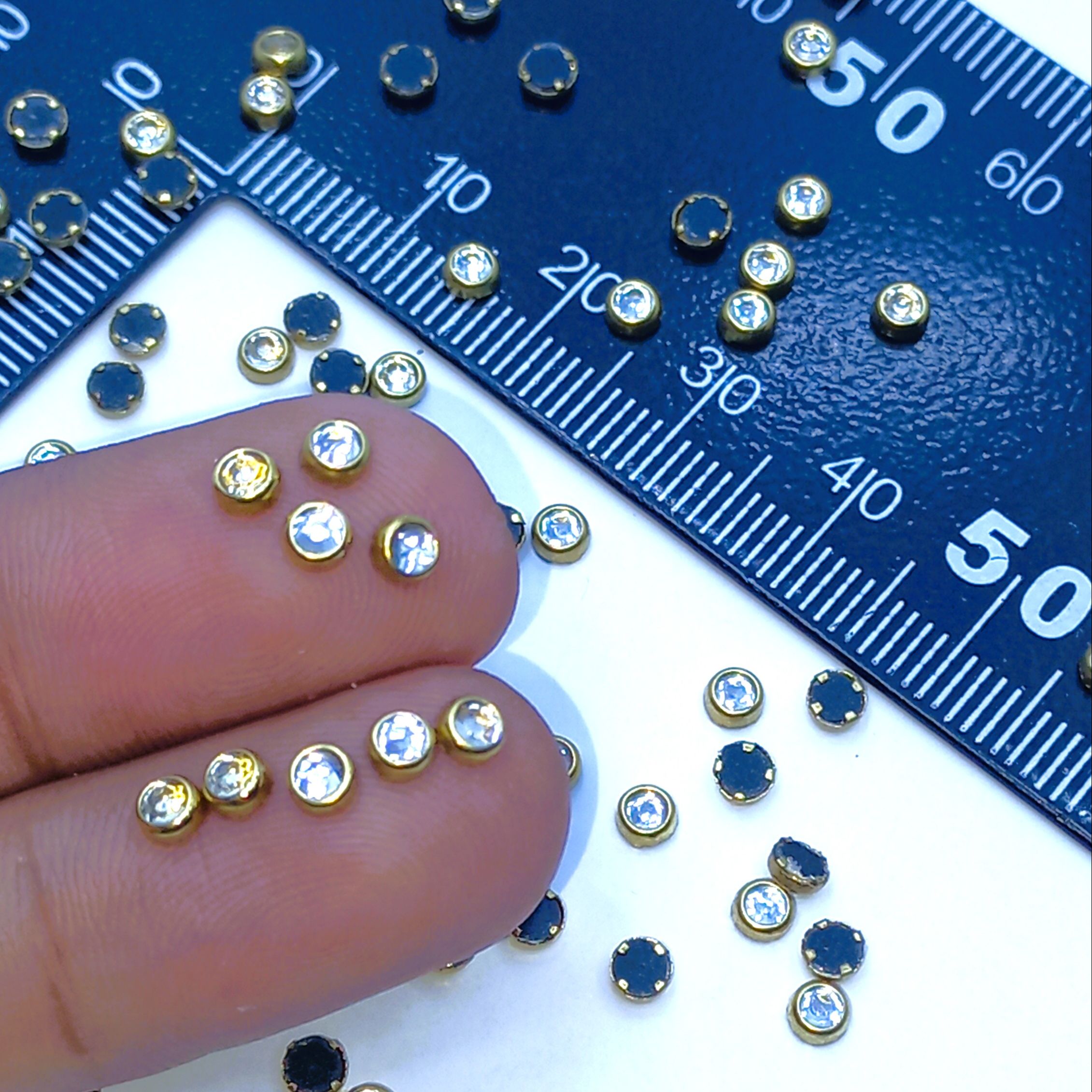 Metal Kundan Stone Round Beads – 250pcs DIY Jewelry & Craft Findings.