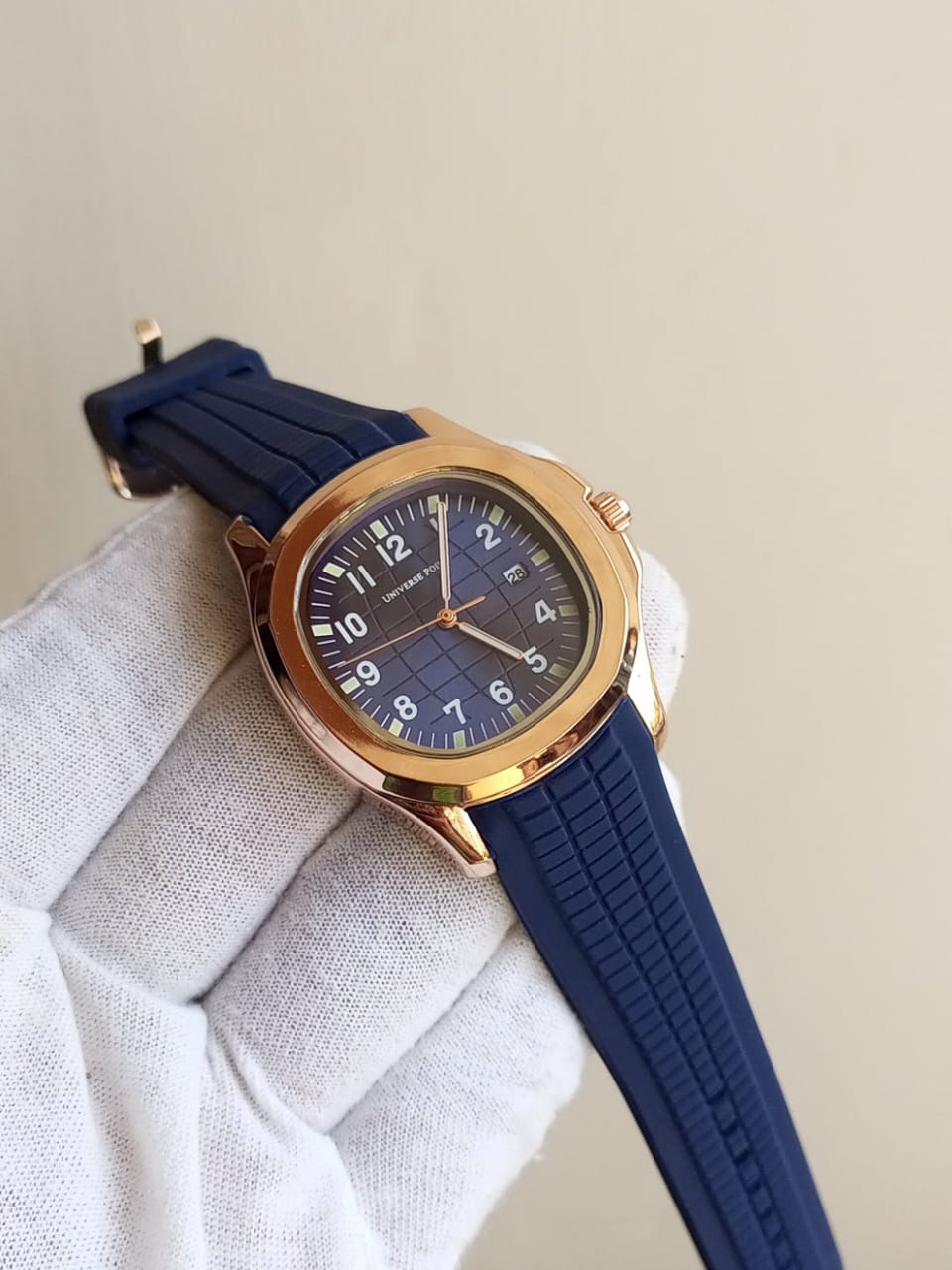 Square Dial Watch With Rubber Strap For Men And Boys High Quality Modern Design Wrist Watch Stylish Gift