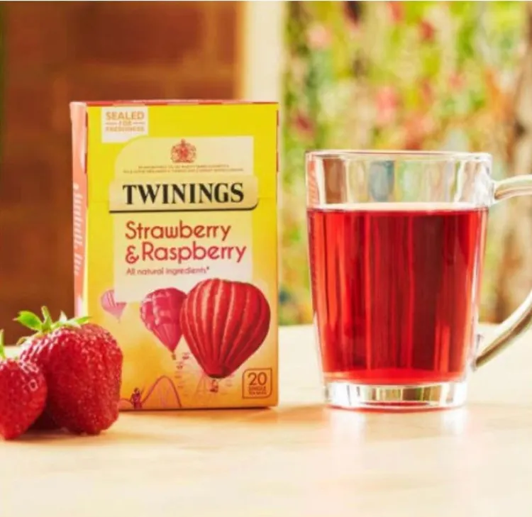 Twining's Strawberry & Raspberry 20 Tea Bags (40g) (𝐢𝐦𝐩𝐨𝐫𝐭𝐞𝐝 &  𝐨𝐫𝐢𝐠𝐧𝐚𝐥)