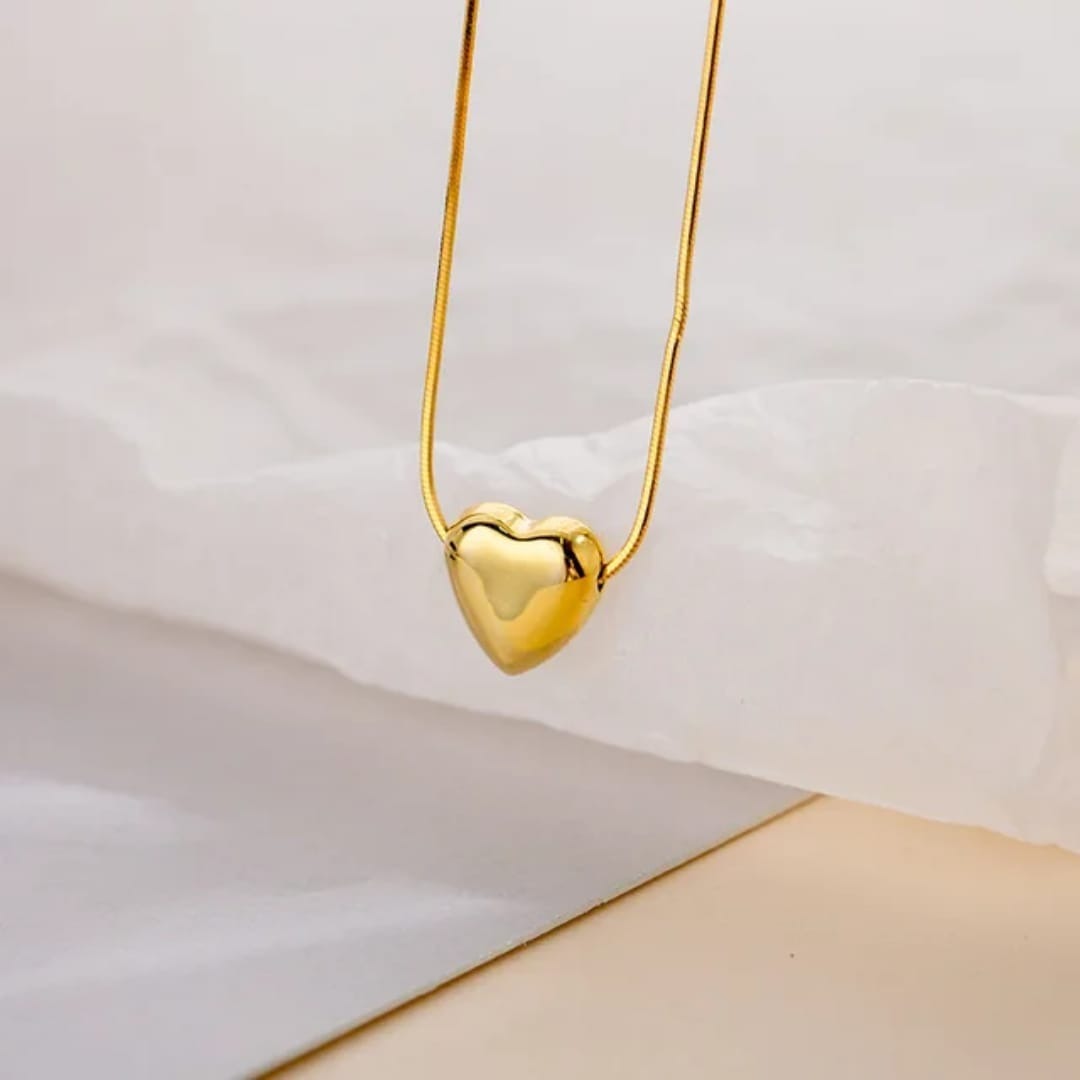 Golden Heart Locket Necklace for Women – Stainless Steel Waterproof Anti Tarnish No Fade Pendant – Adjustable Chain Elegant Daily Wear Jewelry Gift for Girls